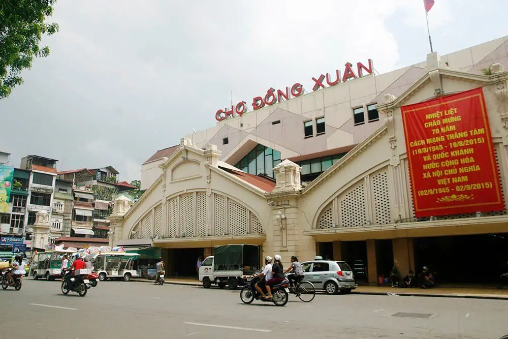 Phố b&iacute;ch họa Ph&ugrave;ng Hưng - Điểm check-in mới của giới trẻ H&agrave; Nội 7