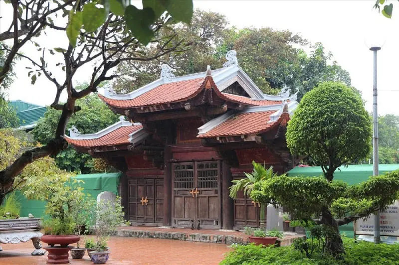 Tham quan ch&ugrave;a Kim Li&ecirc;n cổ k&iacute;nh, uy nghi giữa l&ograve;ng H&agrave; Nội 11