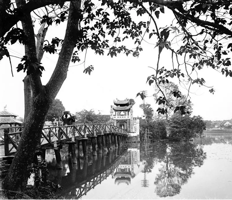 Tham quan đền Ngọc Sơn, chi&ecirc;m nghiệm vẻ đẹp t&acirc;m linh l&acirc;u đời 3