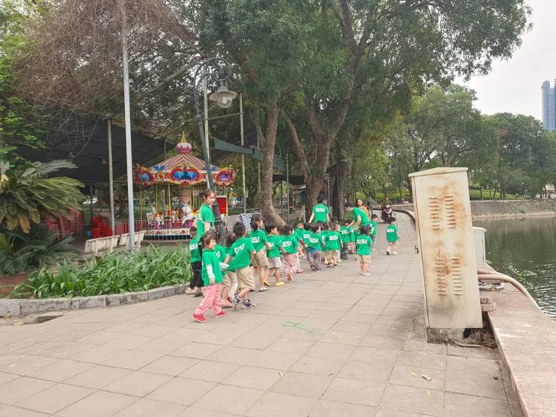Thư gi&atilde;n tại c&ocirc;ng vi&ecirc;n Nghĩa Đ&ocirc;: H&ograve;n Ngọc Xanh giữa l&ograve;ng H&agrave; Nội 7