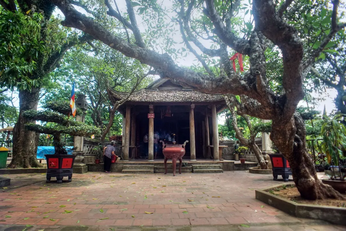 Thưởng thức lối kiến tr&uacute;c độc đ&aacute;o với ch&ugrave;a T&acirc;y Phương H&agrave; Nội 9