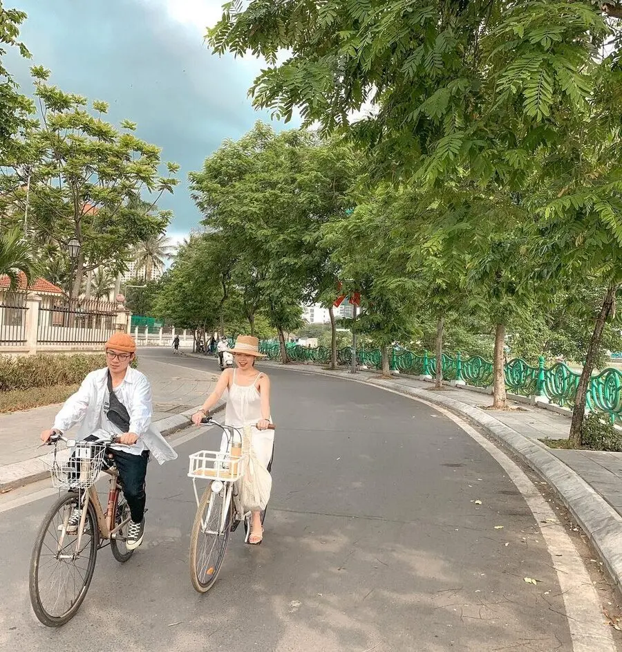 Trải nghiệm Đạp xe ngắm cảnh hồ T&acirc;y cực chill tại H&agrave; Nội 4