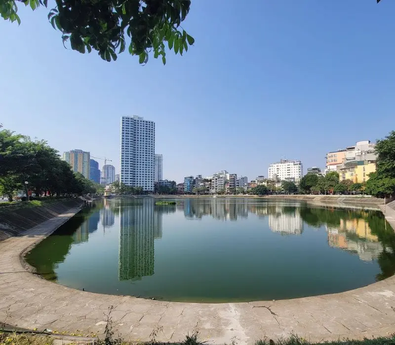 Hồ Ngọc Khánh: Không gian cổ kính giữa phố phường Ba Đình