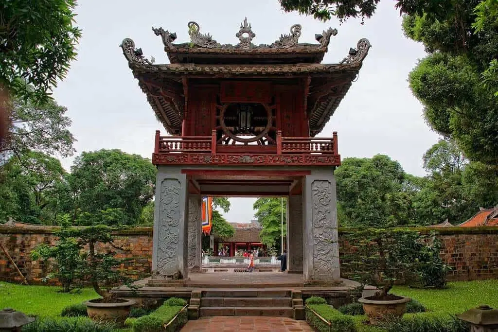 Kinh nghiệm tham quan Văn Miếu-Quốc Tử Giám chi tiết 2026