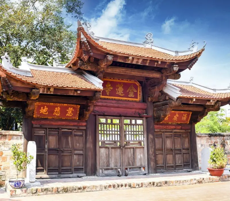 Tham quan chùa Kim Liên cổ kính, uy nghi giữa lòng Hà Nội
