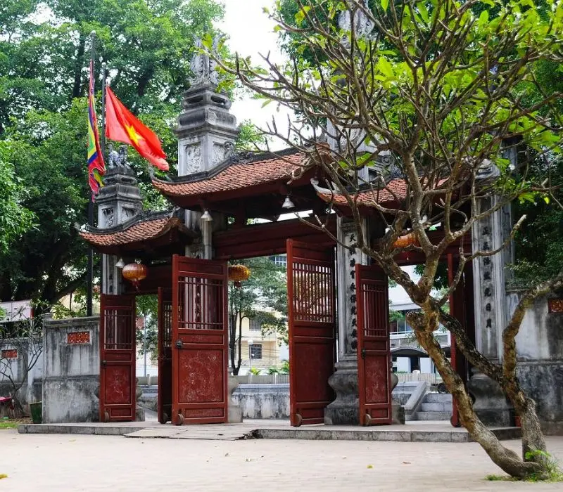 Tham quan đền Voi Phục cổ kính lưu giữ dấu ấn Thăng Long xưa