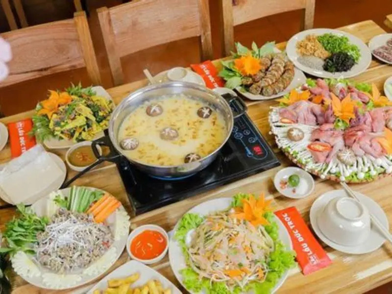 12 địa điểm thưởng thức lẩu ch&aacute;o H&agrave; Nội thơm ngon nức tiếng 6