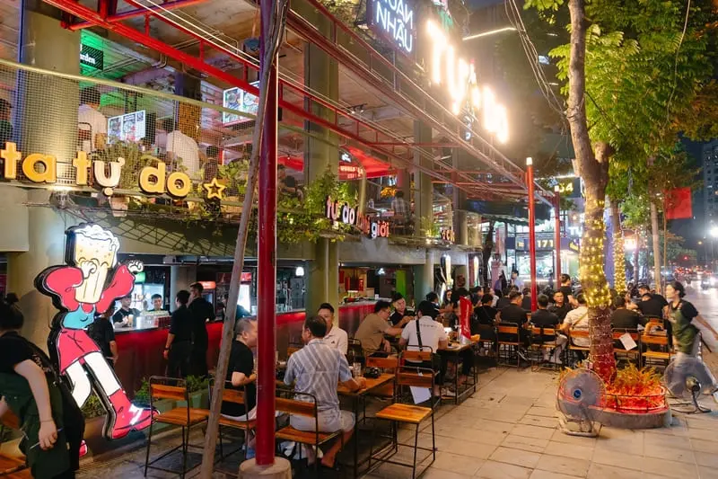 17 cơ sở Quán Nhậu Tự Do tại Hà Nội với không gian độc đáo 14