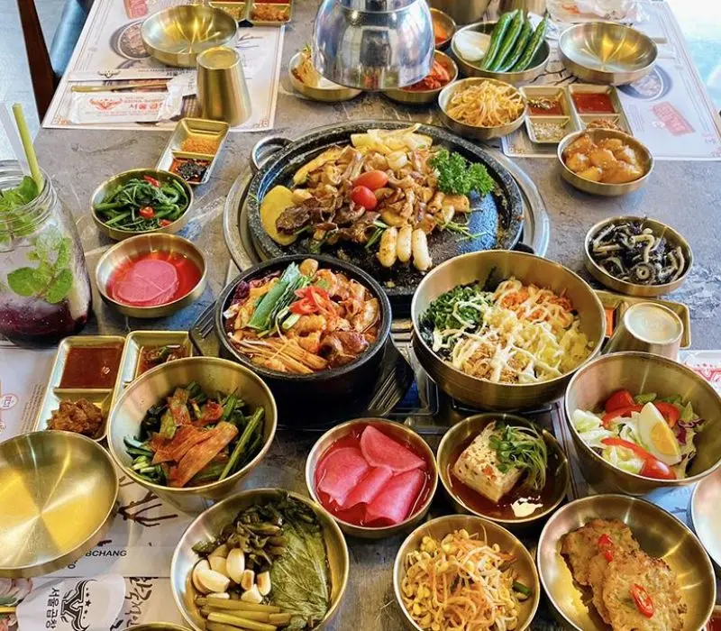 20 qu&aacute;n ăn H&agrave;n Quốc ngon đ&uacute;ng điệu nhất H&agrave; Nội 12