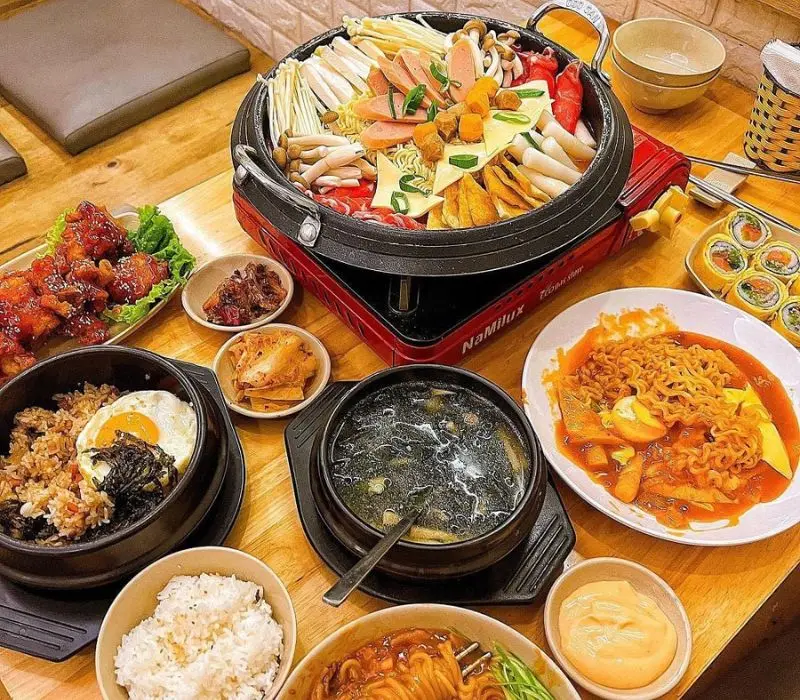 20 qu&aacute;n ăn H&agrave;n Quốc ngon đ&uacute;ng điệu nhất H&agrave; Nội 4