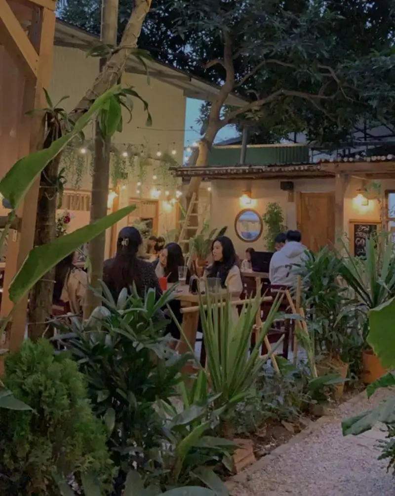 5 tiệm c&agrave; ph&ecirc; s&acirc;n vườn H&agrave; Nội cho bạn gi&acirc;y ph&uacute;t thư gi&atilde;n thật 4