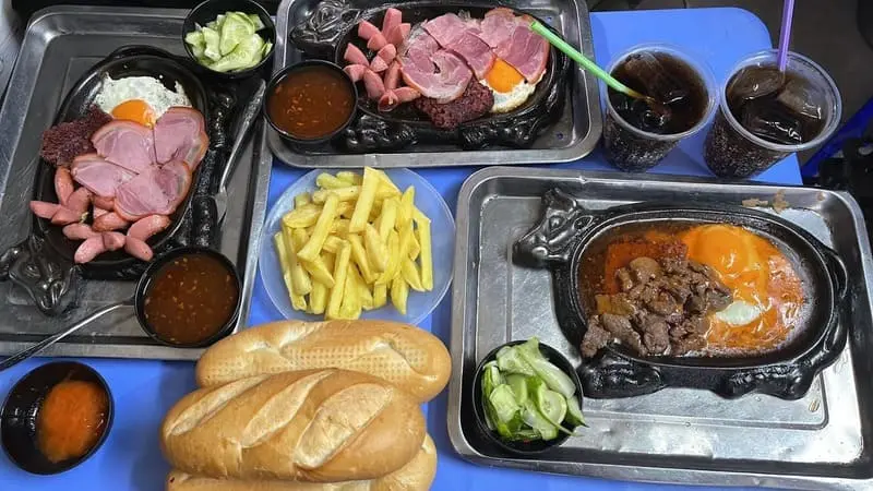 7 tiệm b&aacute;nh m&igrave; sốt vang trứ danh thủ đ&ocirc; bạn n&ecirc;n thử ngay 6