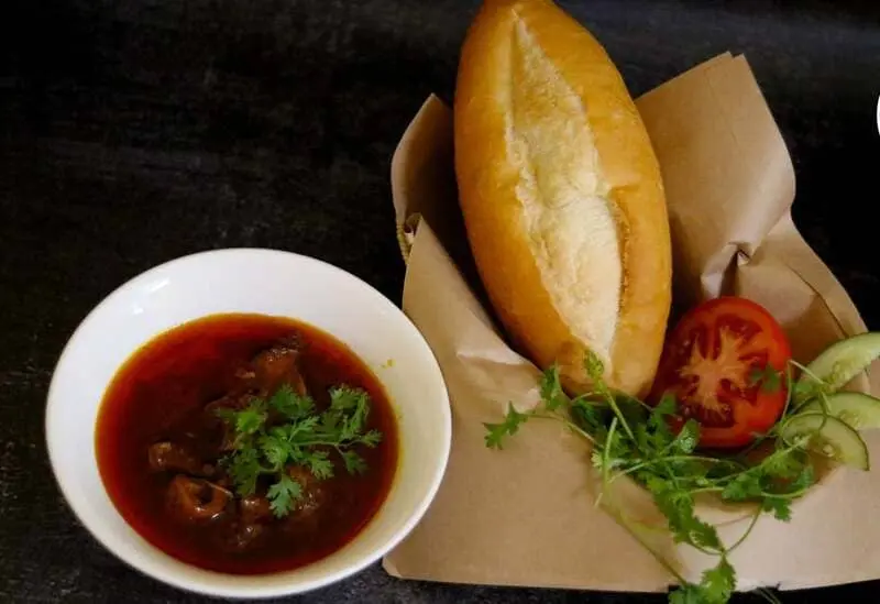 7 tiệm b&aacute;nh m&igrave; sốt vang trứ danh thủ đ&ocirc; bạn n&ecirc;n thử ngay 7