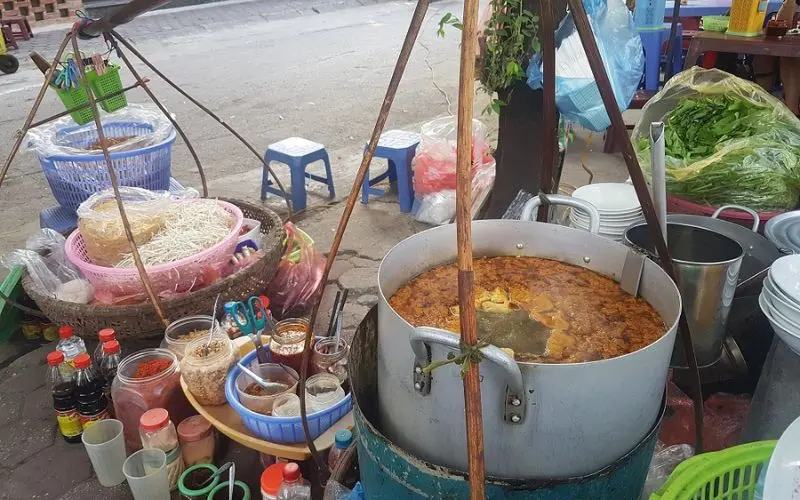 9 qu&aacute;n b&aacute;nh đa trộn H&agrave; Nội hấp dẫn t&iacute;n đồ ẩm thực 5