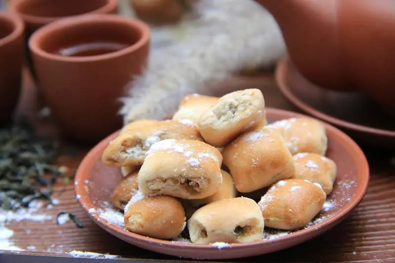 B&aacute;nh chả H&agrave; Nội, m&oacute;n ăn đặc sản đậm đ&agrave; hương vị H&agrave; th&agrave;nh 6