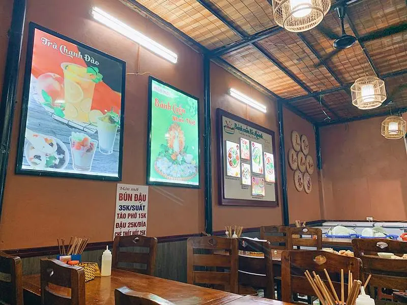 B&aacute;nh cuốn B&agrave; Ho&agrave;nh, h&agrave;ng ăn ng&oacute;t ngh&eacute;t trăm năm tuổi giữa l&ograve;ng thủ đ&ocirc; 4