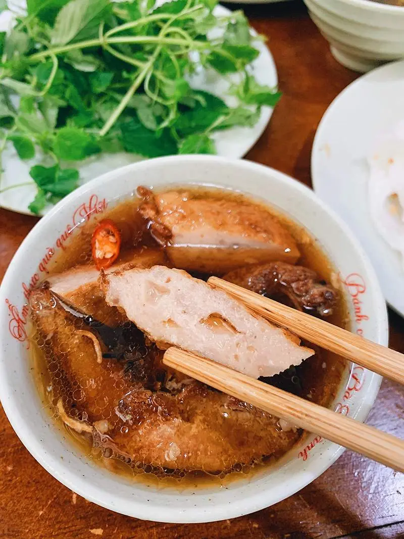 B&aacute;nh cuốn B&agrave; Ho&agrave;nh, h&agrave;ng ăn ng&oacute;t ngh&eacute;t trăm năm tuổi giữa l&ograve;ng thủ đ&ocirc; 7