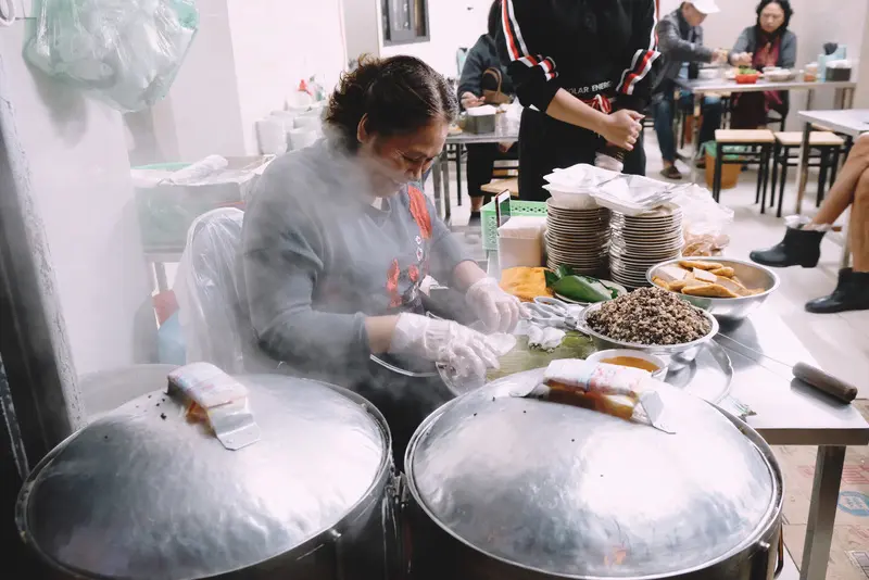 B&aacute;nh cuốn B&agrave; Xu&acirc;n lưu giữ hương vị truyền thống xưa của H&agrave; Nội 5