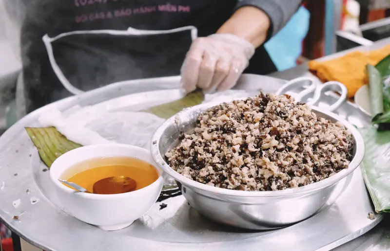 B&aacute;nh cuốn B&agrave; Xu&acirc;n lưu giữ hương vị truyền thống xưa của H&agrave; Nội 8