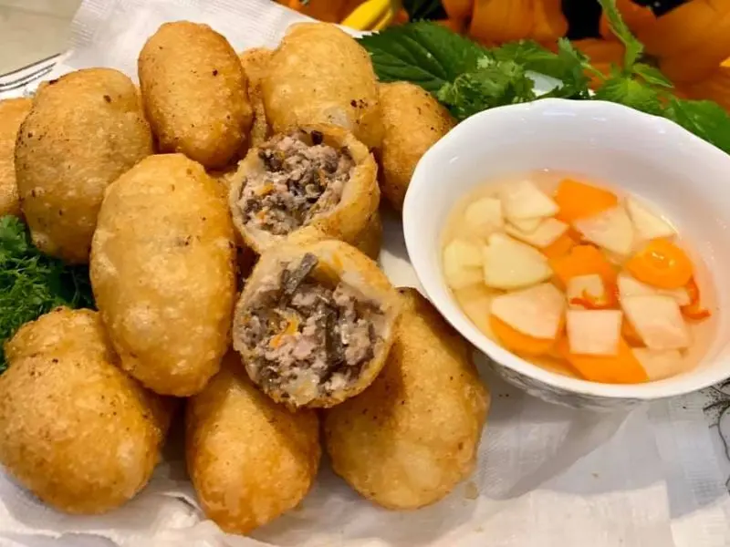B&aacute;nh r&aacute;n mặn H&agrave; Nội, m&oacute;n ngon b&igrave;nh dị n&iacute;u ch&acirc;n bao người 10