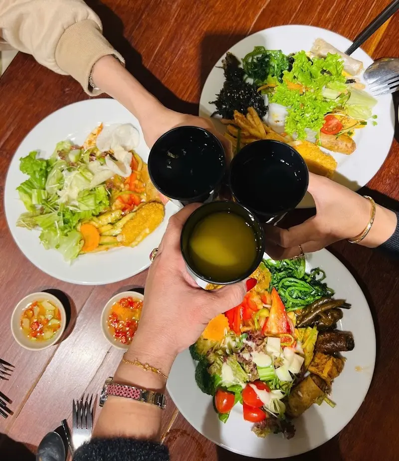Buffet Chay Hương Thiền H&agrave; Nội mang hương vị thanh đạm tr&ograve;n đầy 3