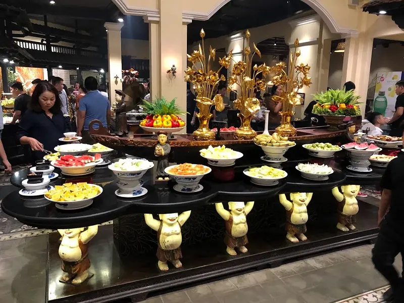Buffet Sen T&acirc;y Hồ: Biểu tượng ẩm thực b&ecirc;n bờ Hồ T&acirc;y H&agrave; Nội 9
