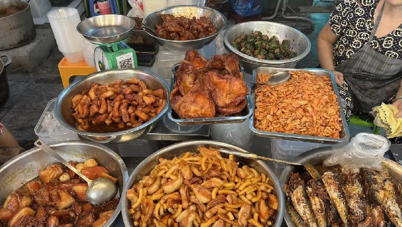 C&aacute; kho Trinh chợ H&agrave;ng B&egrave;: M&oacute;n ăn truyền thống vị H&agrave; Nội xưa 7