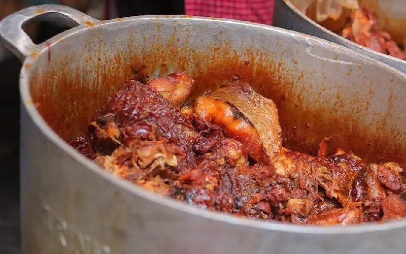 C&aacute; kho Trinh chợ H&agrave;ng B&egrave;: M&oacute;n ăn truyền thống vị H&agrave; Nội xưa 3