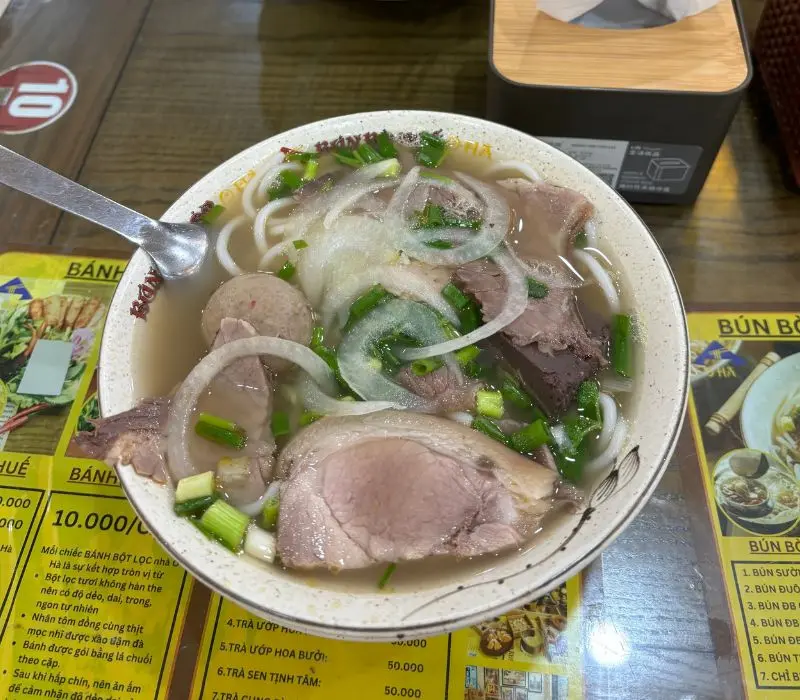 C&aacute;c qu&aacute;n b&uacute;n b&ograve; Huế Nghĩa T&acirc;n cho team m&ecirc; hương vị cố đ&ocirc; 3