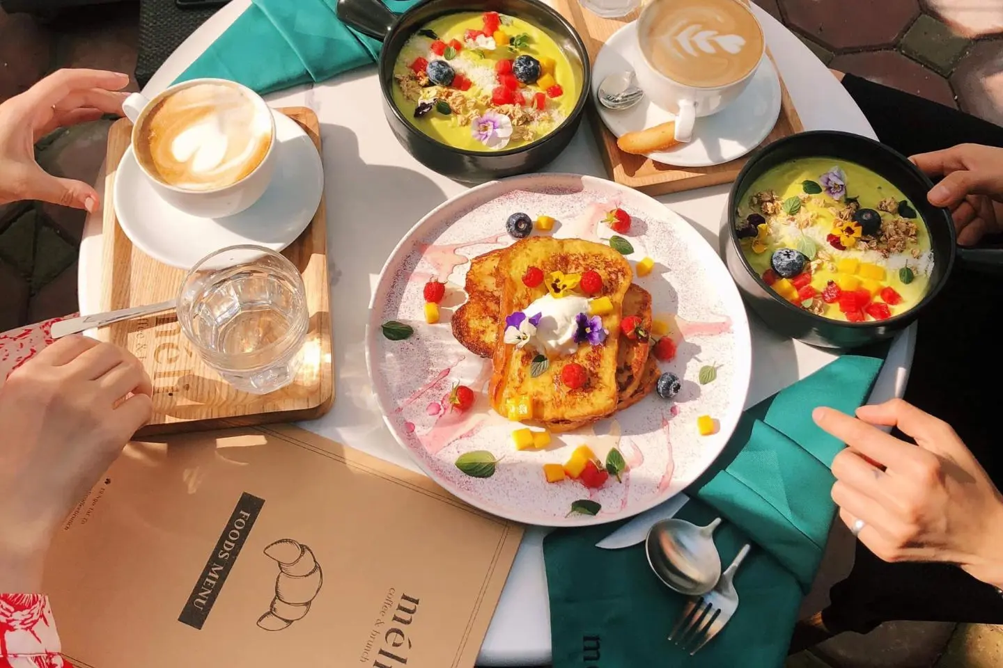 Check-in 5 qu&aacute;n cafe tone xanh H&agrave; Nội cực đẹp 3