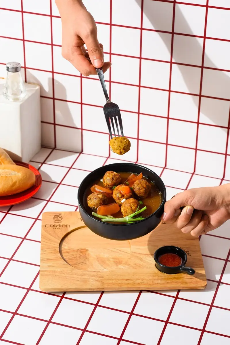Cột Điện Qu&aacute;n: B&aacute;nh m&igrave; chảo khuynh đảo thế giới ẩm thực H&agrave; Nội 6