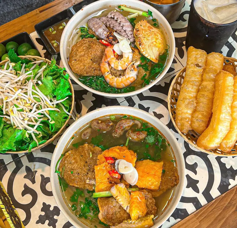 Điểm danh 10 qu&aacute;n b&aacute;nh canh H&agrave; Nội ăn l&agrave; ghiền 9
