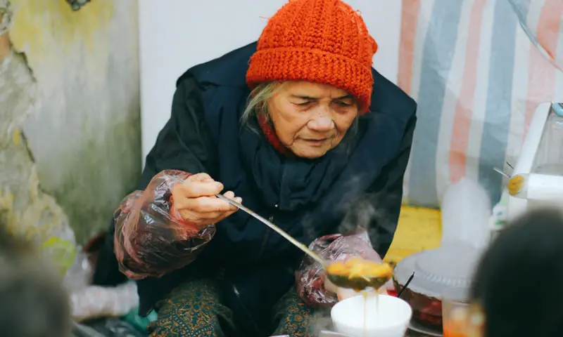 Điểm danh những quán chè nóng Hà Nội ngon nức tiếng 10