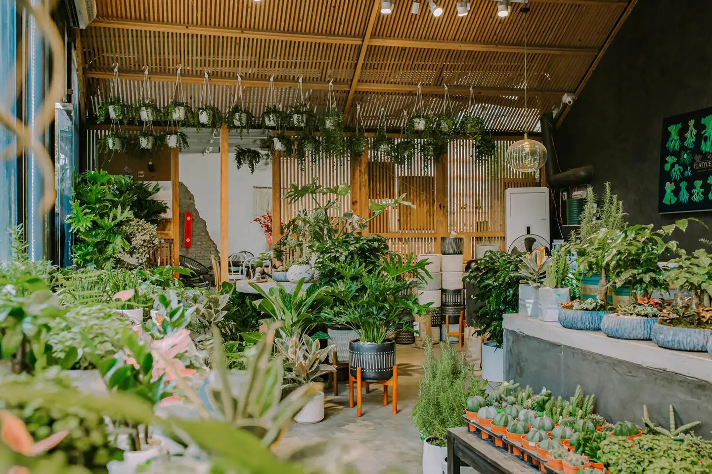 Điểm mặt những qu&aacute;n cafe đẹp H&agrave; Nội với nhiều kh&ocirc;ng gian tuyệt vời 10