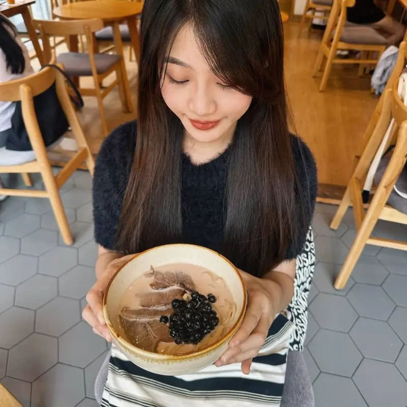 Độc lạ m&igrave; tr&agrave; sữa tr&acirc;n ch&acirc;u bắp b&ograve; đi đầu xu hướng Fusion food 7