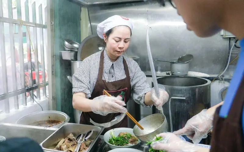 Ghé thăm quán phở Hồ Lợi, thưởng thức hương vị đặc trưng Hà Thành 2
