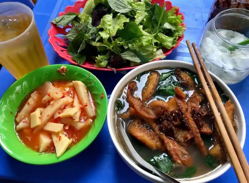 Kh&aacute;m ph&aacute; 10 qu&aacute;n b&uacute;n c&aacute; H&agrave; Nội nức tiếng thủ đ&ocirc; 6
