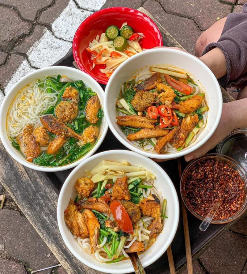 Kh&aacute;m ph&aacute; 10 qu&aacute;n b&uacute;n c&aacute; H&agrave; Nội nức tiếng thủ đ&ocirc; 7