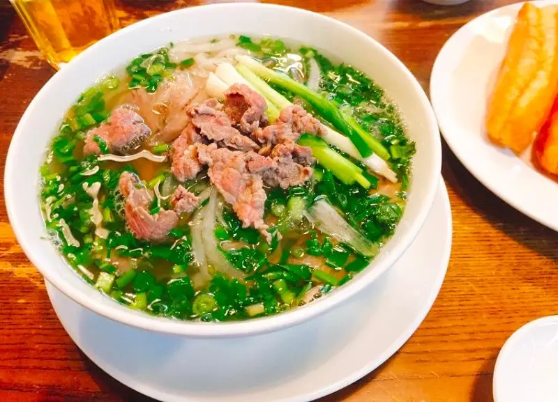Kh&aacute;m ph&aacute; 15 phố ẩm thực H&agrave; Nội với đủ m&oacute;n ngon đặc sản 8