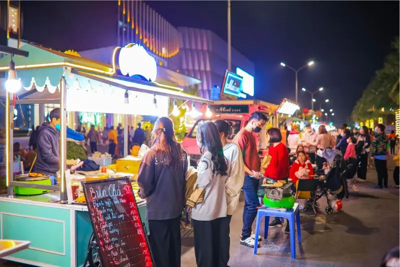 Kh&aacute;m ph&aacute; 15 phố ẩm thực H&agrave; Nội với đủ m&oacute;n ngon đặc sản 11