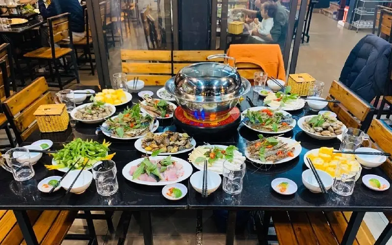 Lưu ngay 10 qu&aacute;n lẩu c&aacute; k&egrave;o H&agrave; Nội nổi tiếng m&agrave; bạn phải thử 3