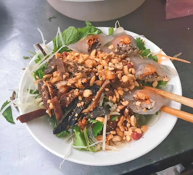 M&aacute;ch nhỏ bạn 10 qu&aacute;n nộm b&ograve; kh&ocirc; ngon ở H&agrave; Nội được d&acirc;n s&agrave;nh ăn m&ecirc; t&iacute;t 2