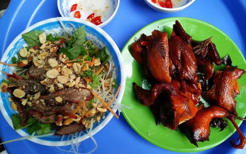 M&aacute;ch nhỏ bạn 10 qu&aacute;n nộm b&ograve; kh&ocirc; ngon ở H&agrave; Nội được d&acirc;n s&agrave;nh ăn m&ecirc; t&iacute;t 4