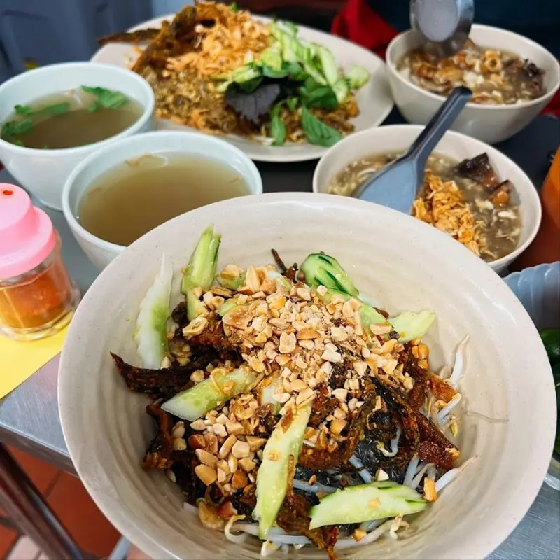 Miến lươn Đ&ocirc;ng Thịnh nh&agrave; h&agrave;ng Michelin chuy&ecirc;n menu m&oacute;n lươn 4