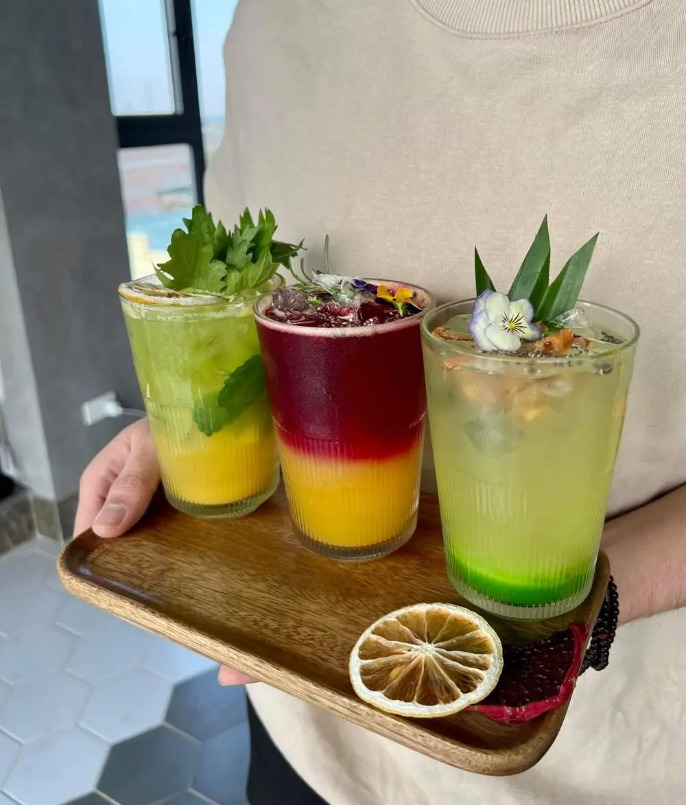 Ngắm ho&agrave;ng h&ocirc;n to&agrave;n Hồ T&acirc;y ở Laguna Rooftop Hanoi 6