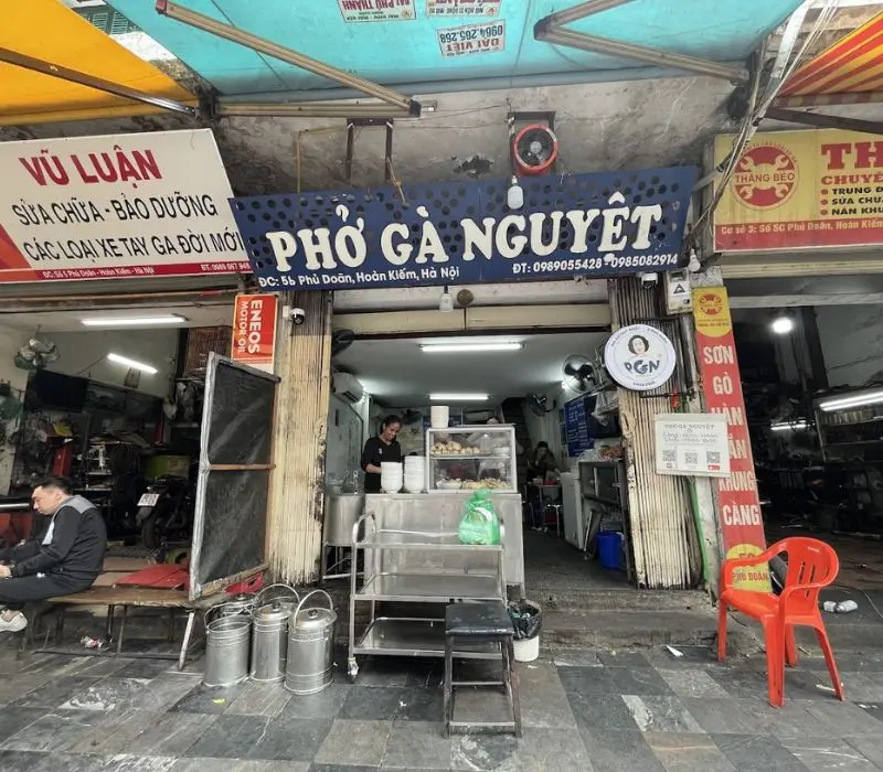 Phở g&agrave; Nguyệt, từ ẩm thực địa phương đến ng&ocirc;i sao Michelin 2