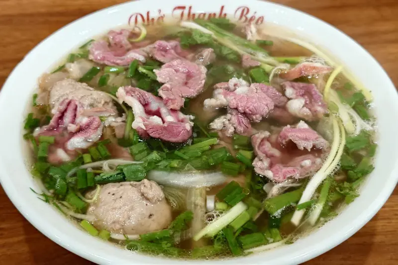 Qu&aacute;n Thanh B&eacute;o Phở B&ograve; ho&agrave;i niệm với m&oacute;n phở cơm nguội 4