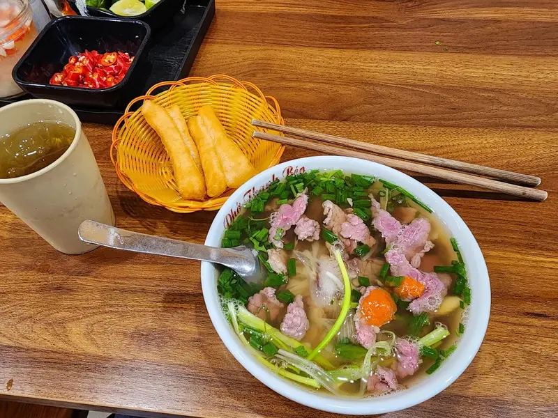 Qu&aacute;n Thanh B&eacute;o Phở B&ograve; ho&agrave;i niệm với m&oacute;n phở cơm nguội 10