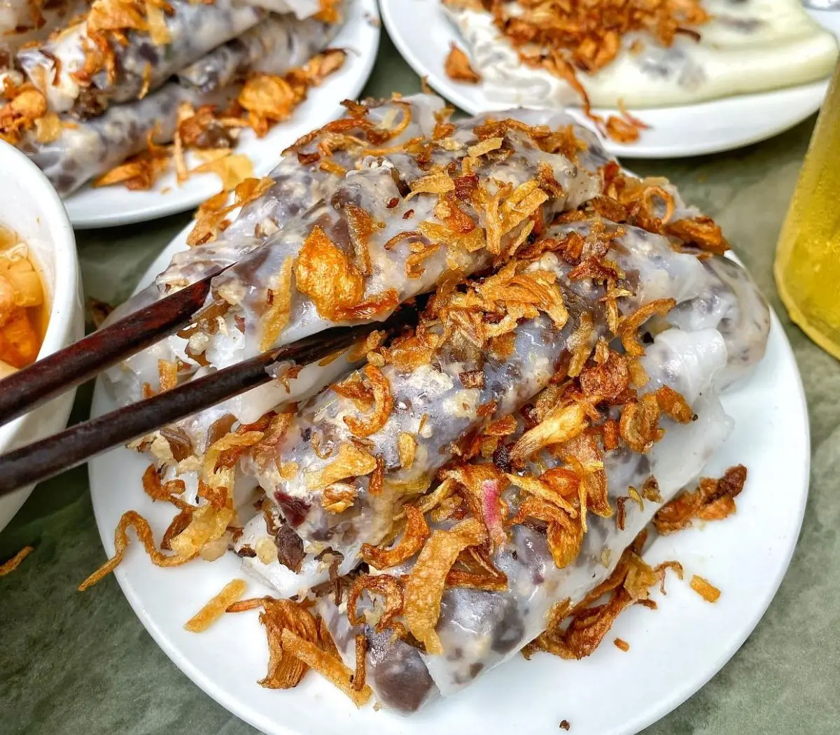Review hai hàng bánh cuốn Đội Cấn nổi tiếng tại Hà Nội 8