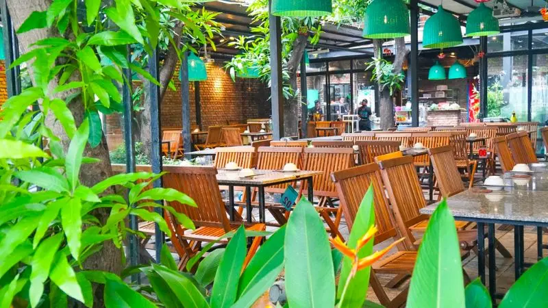 Review Hẻm Qu&aacute;n: Nơi mang ẩm thực S&agrave;i G&ograve;n đến thủ đ&ocirc; H&agrave; Nội 9